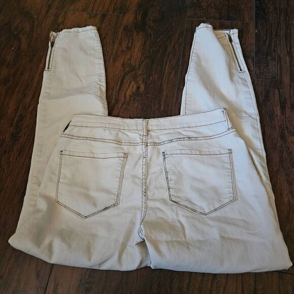 Joe Fresh Slim Low Rise Jeans - Picture 6 of 8